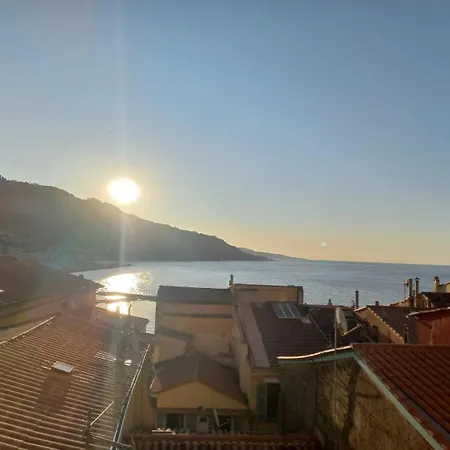 Au Nid D'azur, Vue مينتون