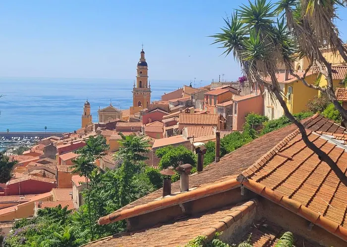 Au Nid D'azur, Vue مينتون